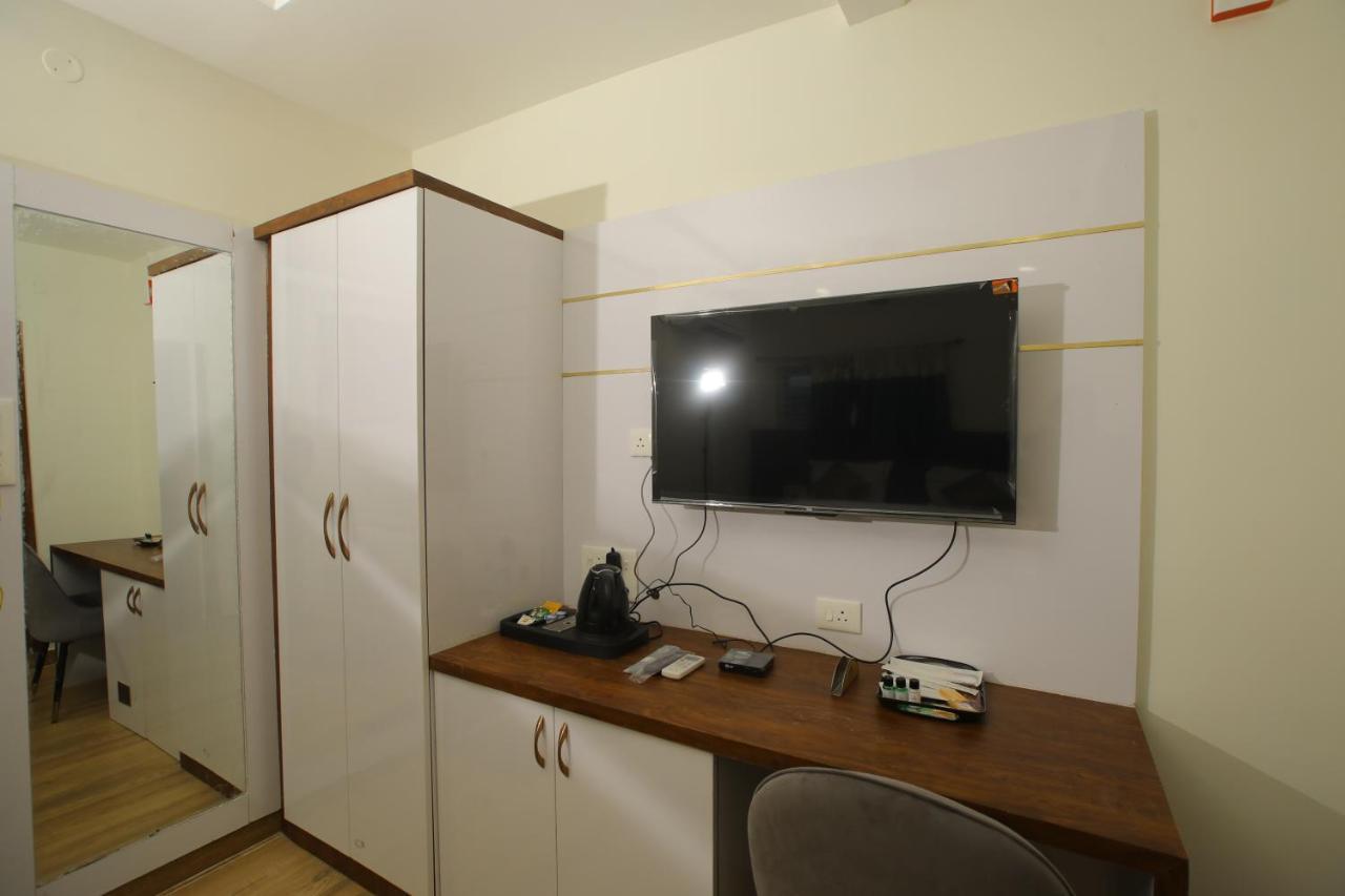 Radha Rani Residency Hotel Khammam Buitenkant foto